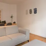 Lecomte - The Shoreline Seaview 187 公寓 *