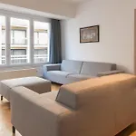 Lecomte - The Shoreline Seaview 187 *