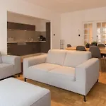 Lecomte - The Shoreline Seaview 187 *