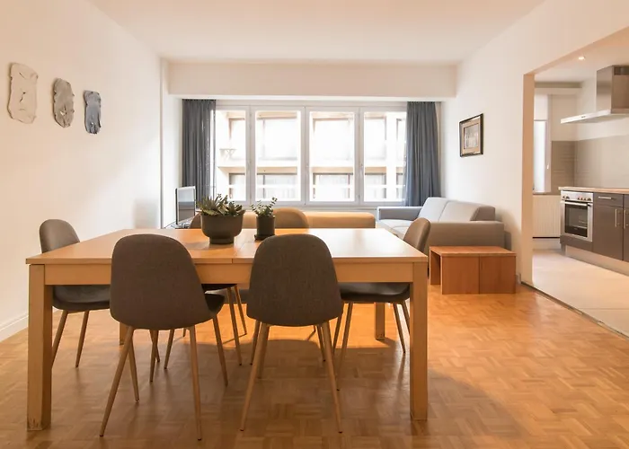 Lecomte - The Shoreline Seaview 187 * Ostende