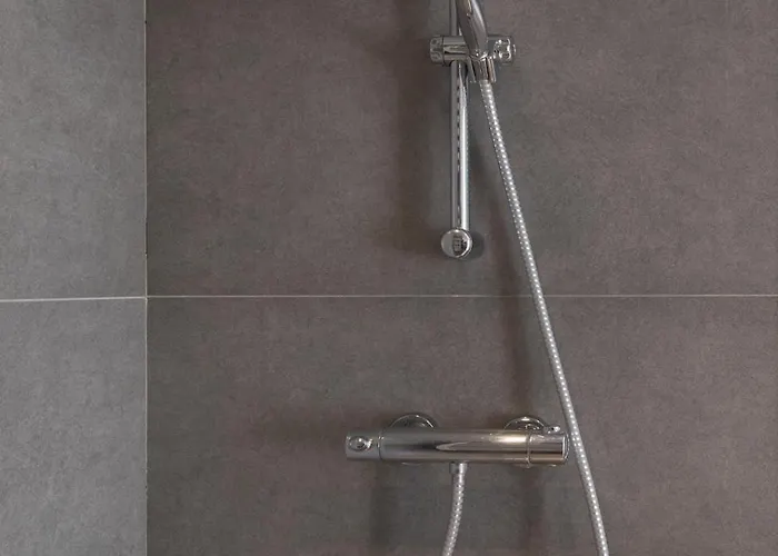 Lecomte - The Shoreline Seaview 187