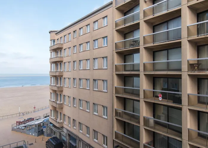 Lecomte - The Shoreline Seaview 187 *